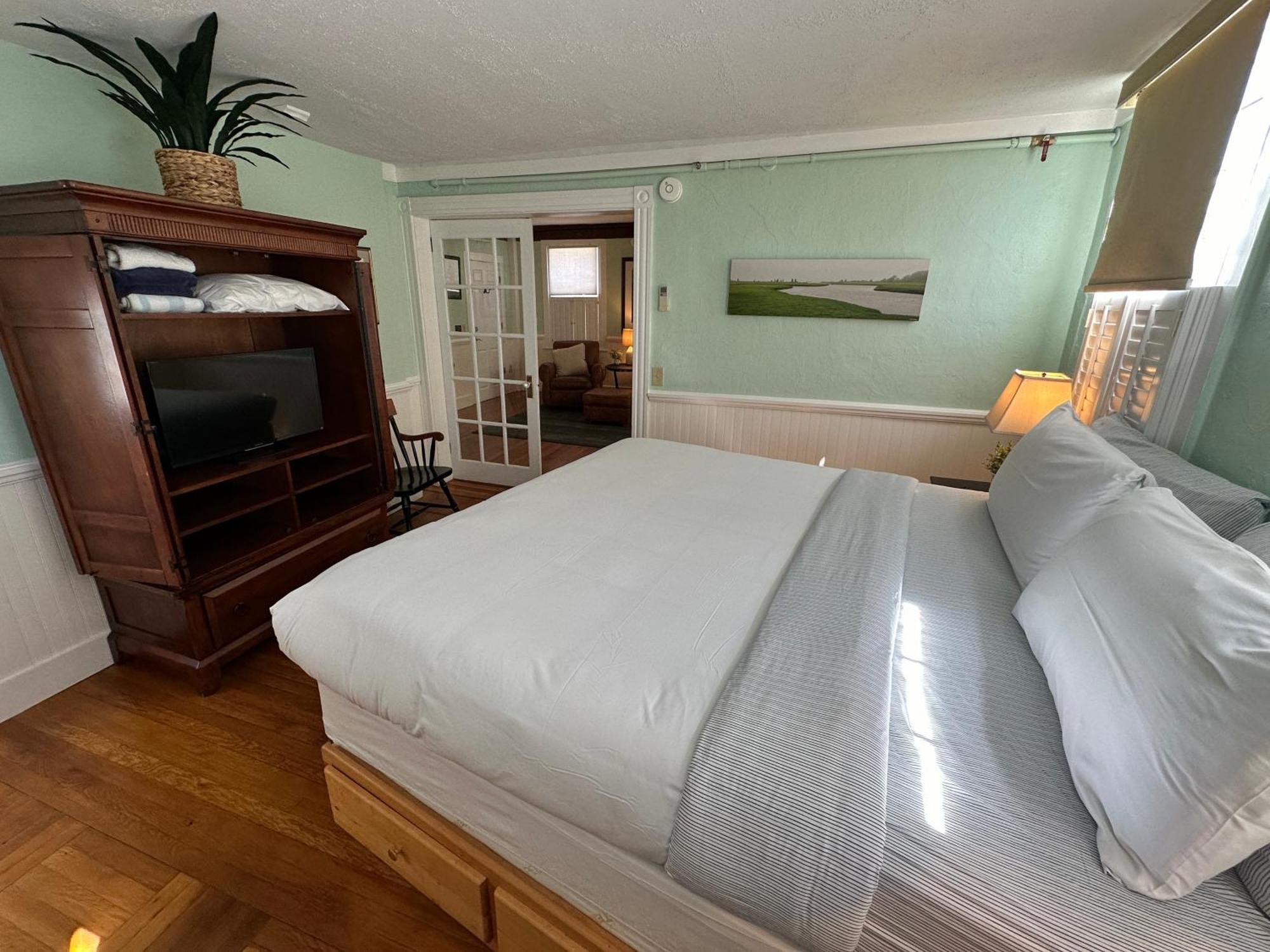 Entire Historic 5 Bed 5 Bath Inn Sleeps 17 Tour de Tour de Newport Extérieur photo