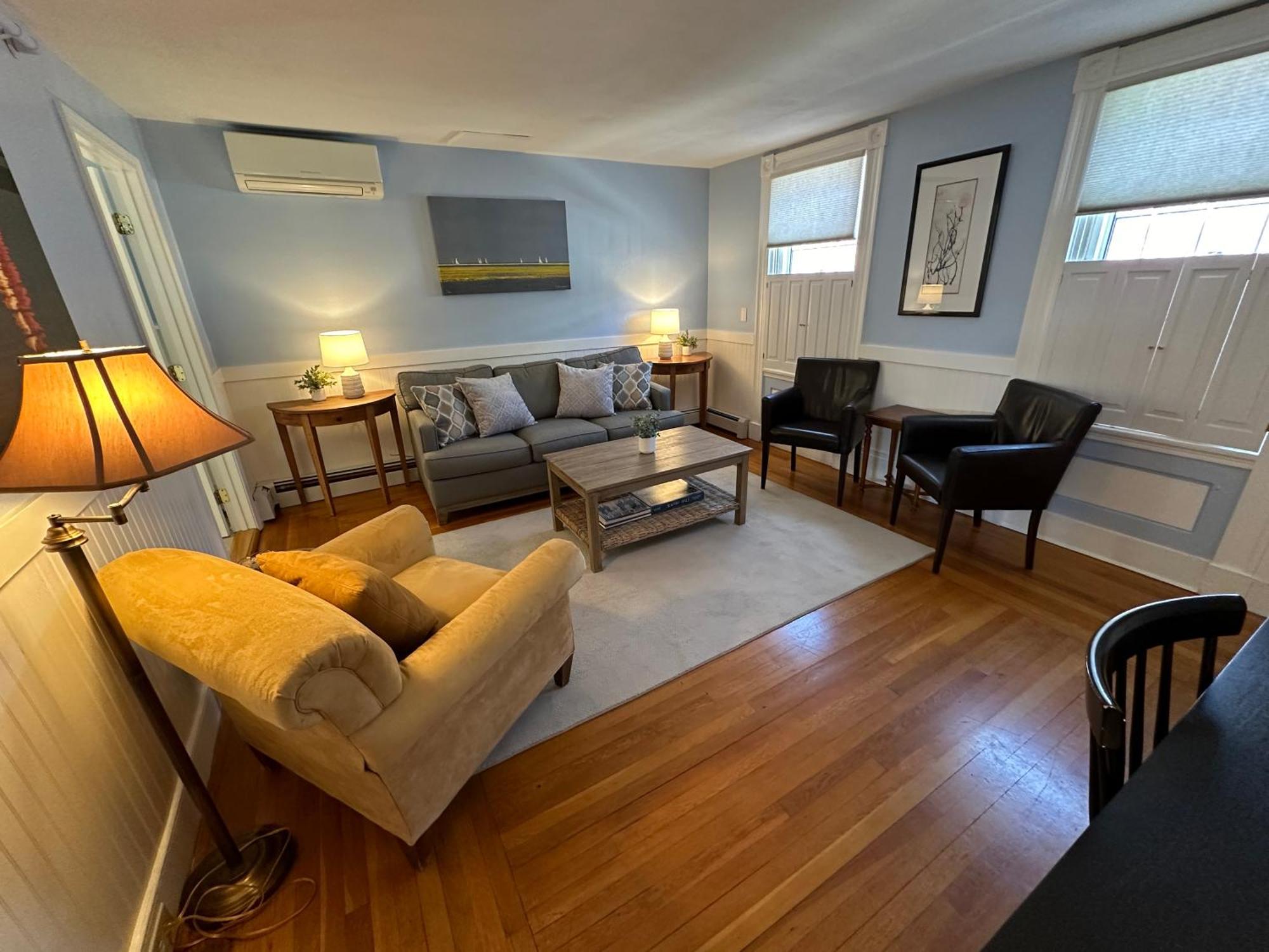 Entire Historic 5 Bed 5 Bath Inn Sleeps 17 Tour de Tour de Newport Extérieur photo
