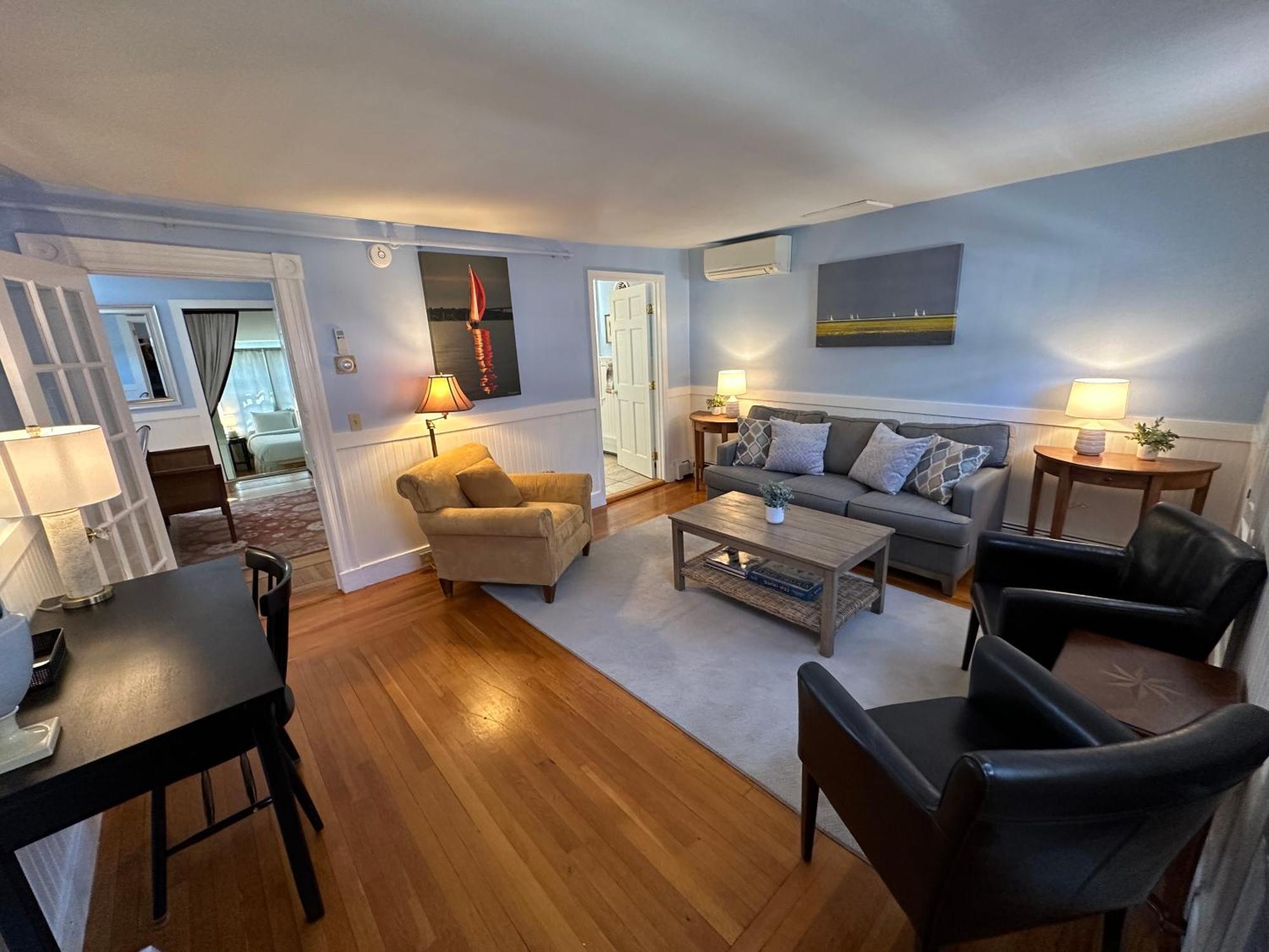 Entire Historic 5 Bed 5 Bath Inn Sleeps 17 Tour de Tour de Newport Extérieur photo