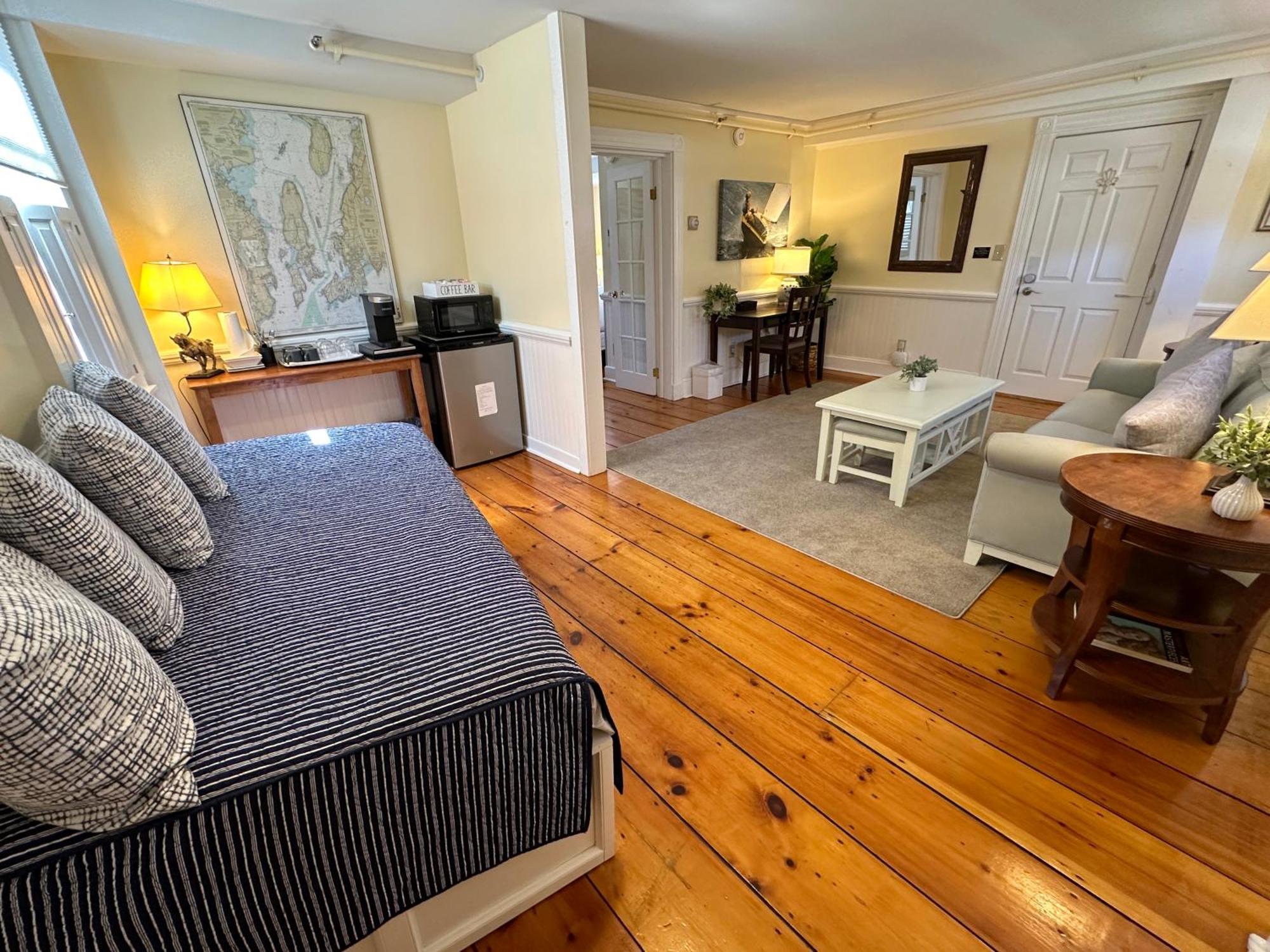 Entire Historic 5 Bed 5 Bath Inn Sleeps 17 Tour de Tour de Newport Extérieur photo