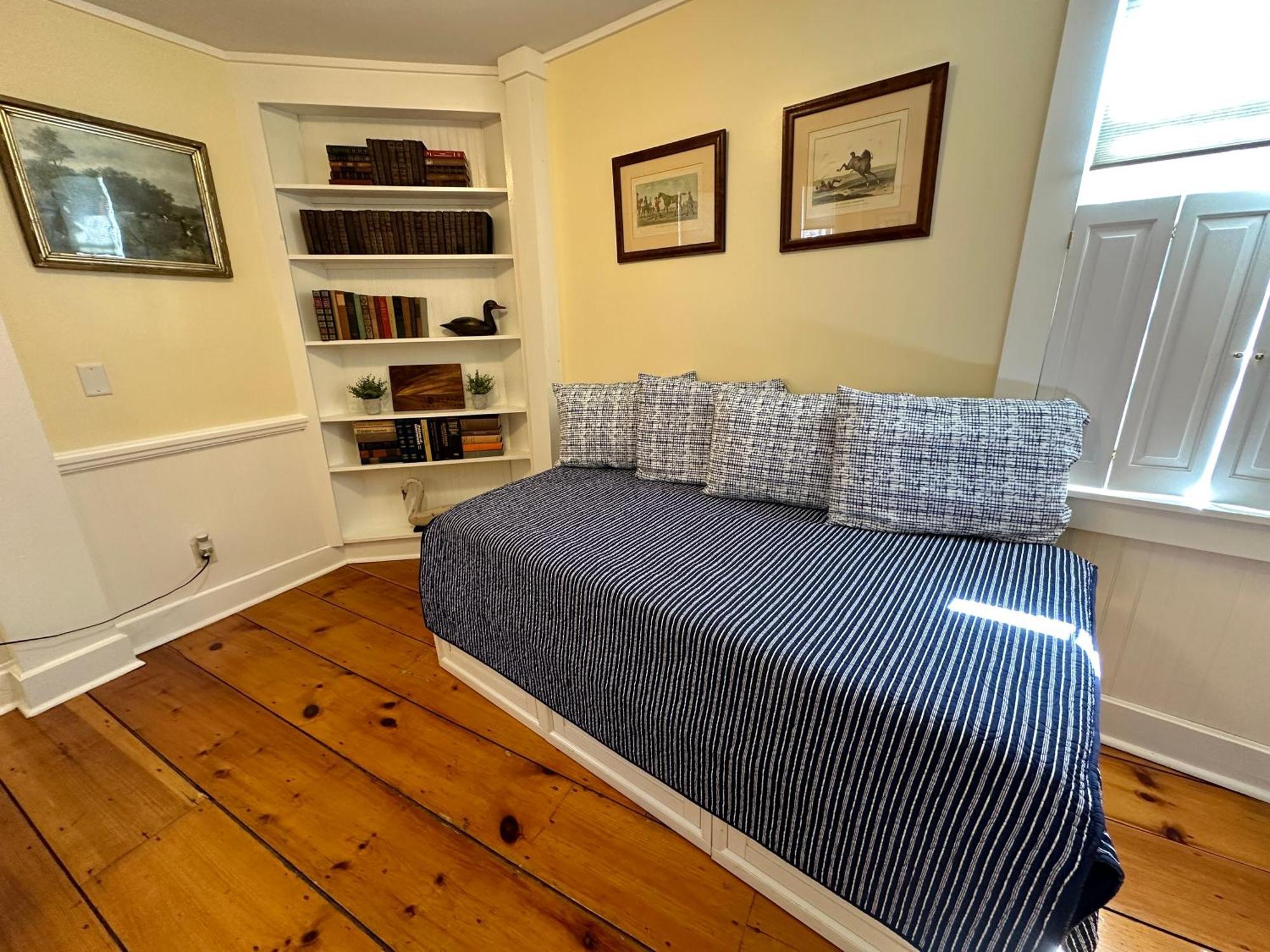 Entire Historic 5 Bed 5 Bath Inn Sleeps 17 Tour de Tour de Newport Extérieur photo
